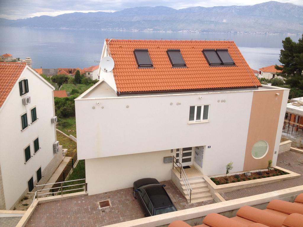 Apartments Klementina Postira Exterior photo